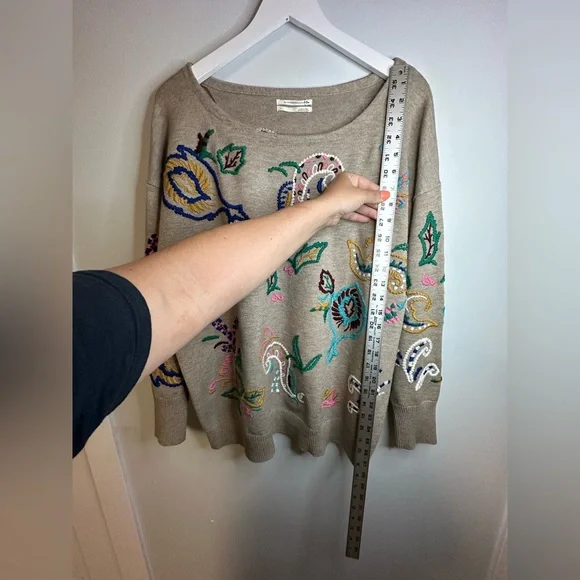 Anthropologie Embroidered Sweater  in Beige Size Large - Picture 14 of 17